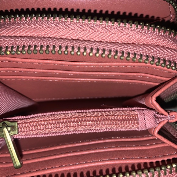 Universal Thread Wallet - Picture 4 of 4